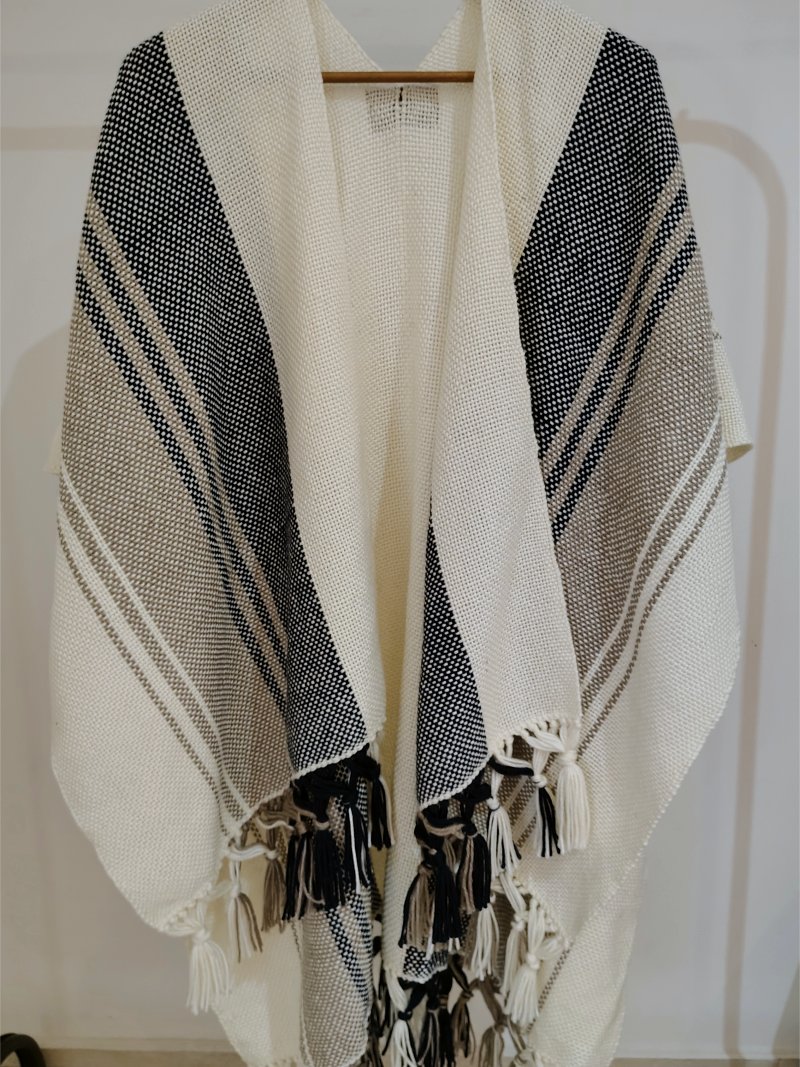 Ruanas Kunge tejidas en telar artesanales